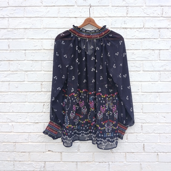Cabi Enjoy Blouse Floral Sheer Medium Navy Floral - Picture 8 of 10